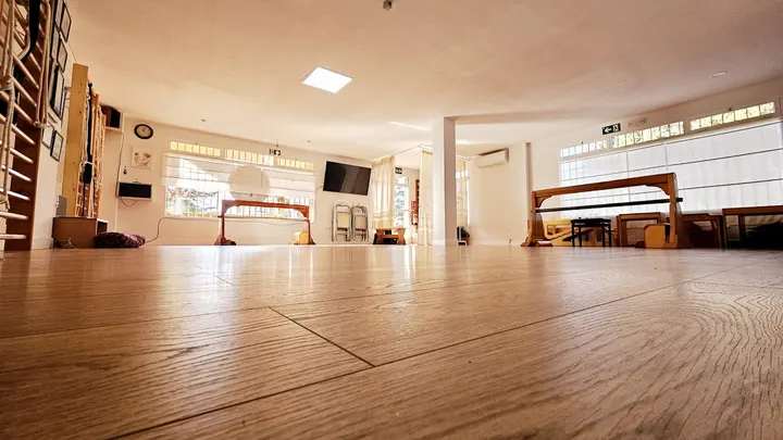 Profesor De Yoga Y Técnicas De Meditación. — yoga-studio en Los Molinos — 5