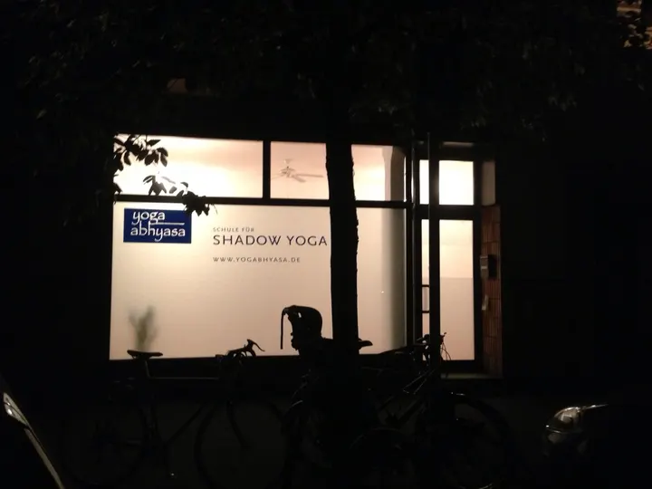 YOGA ABHYASA Schule für Shadow — yoga-studio in Düsseldorf — 3