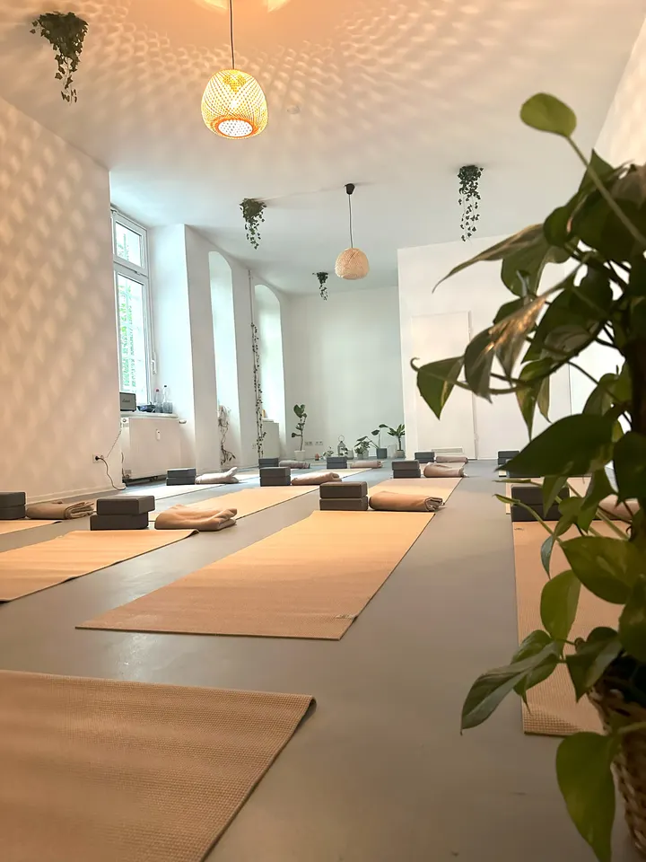 Yogis mindful moments — Pilates in Friedrichshain, Berlin