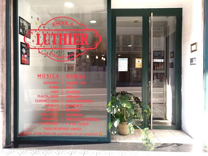 Escola Luthier De Dansa — Baile en l'Eixample, Barcelona