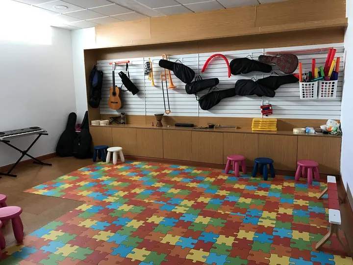 Escuela De Artes Pilar Vizcaino — baile-studio en MERIDA — 3