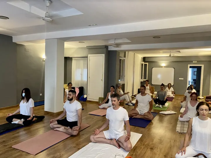 Escuela Yoga Zaragoza. Lydia Galdamez — yoga-studio en Zaragoza — 4