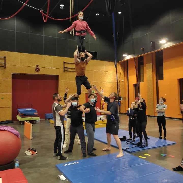 Fjep Ecole De Cirque Gus Circus — arts aériens-studio aux Brosses, Saint-Vallier — 2