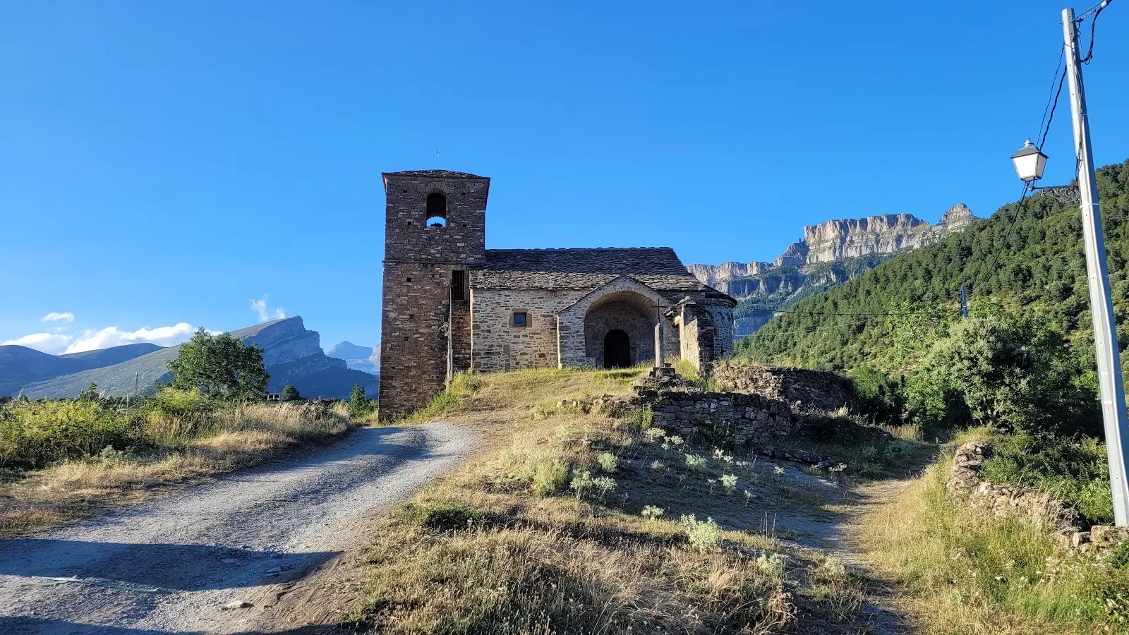 Casa Cuadrau Yoga Art & Nature In The Pyrenees — yoga-studio en Vió — 4