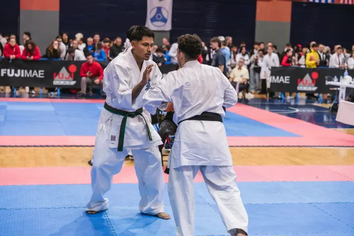Dojo Seishin Karate Terrassa — artes marciales-studio en Sant Pere, Terrassa — 2