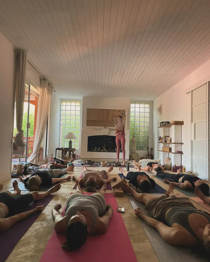 Les Voyages d'Âmelie | Sophrologue - Sonothérapeute - Professeure de Yoga — yoga-studio à Limoges — 5