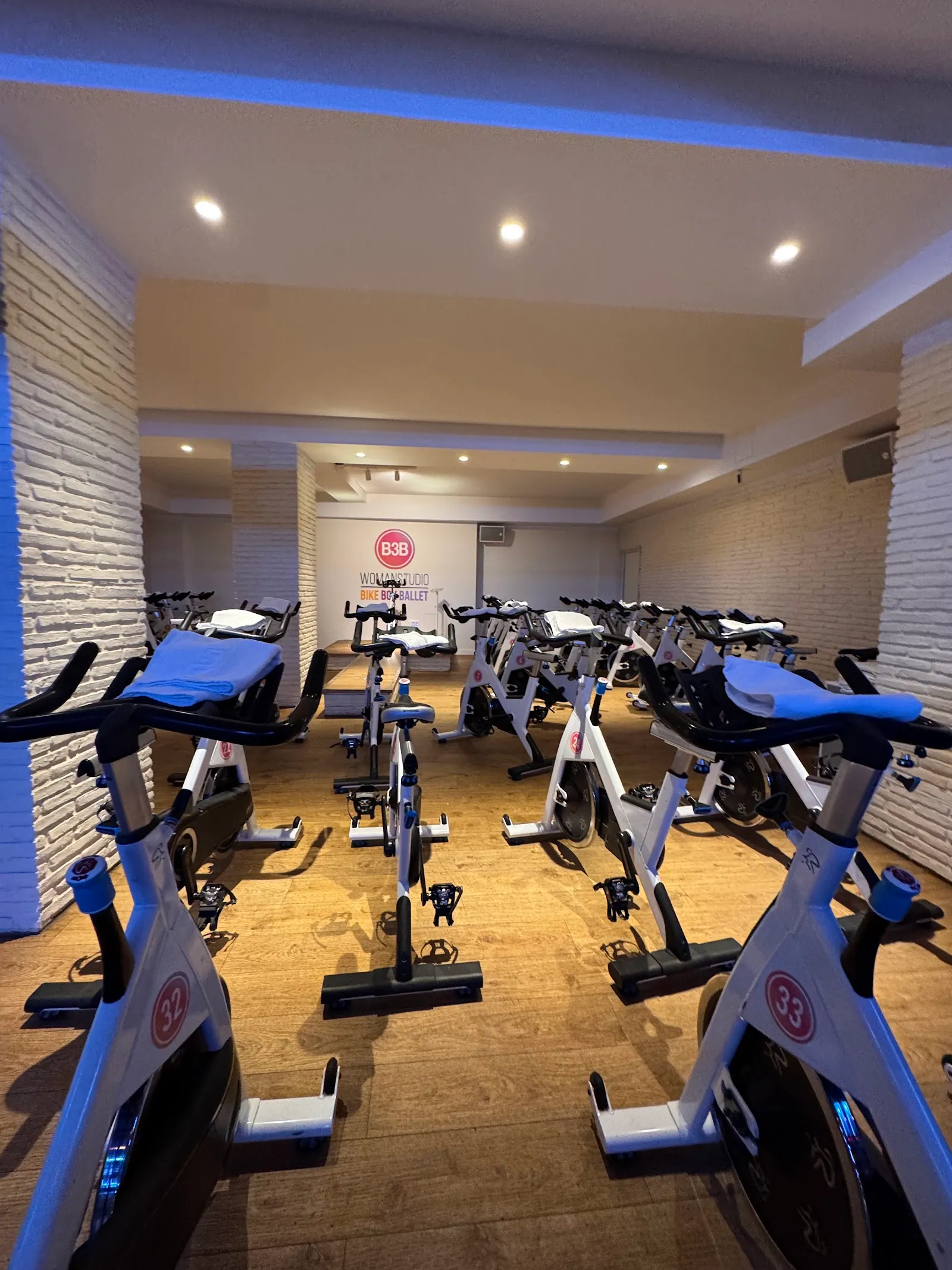 B3b Woman Studio Chamberí — ciclismo-studio en Madrid — 5