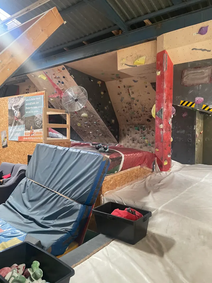 Linie 9 Boulderlounge — bouldern-studio in Muhlau, Siegen — 3