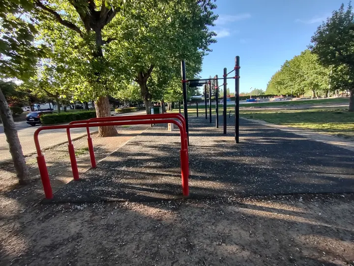 Parque Street Workout Papalaguinda — estudio de fitness-studio en León — 3