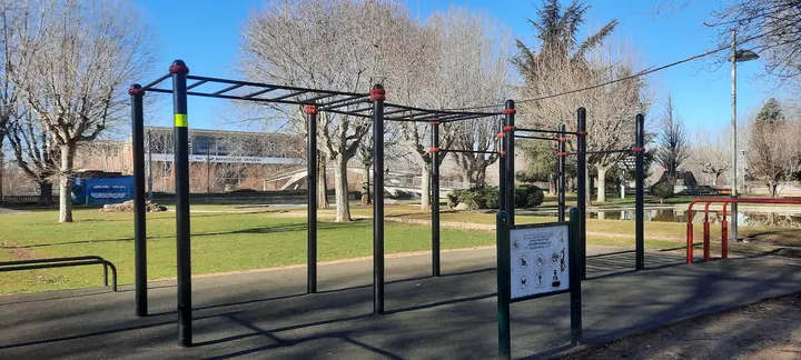 Parque Street Workout Papalaguinda — estudio de fitness-studio en León — 5