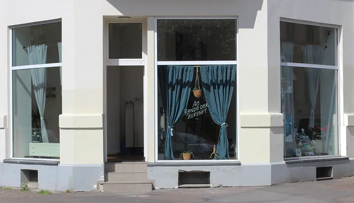 Am Rande der Zukunft — yoga-studio in Leipzig — 4