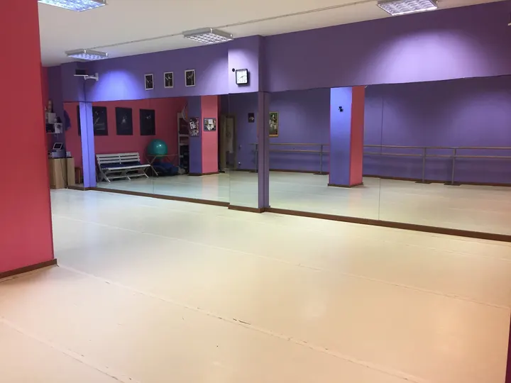 Escola De Dansa Estudi Giselle — baile-studio en Cambrils Badia, Cambrils — 3