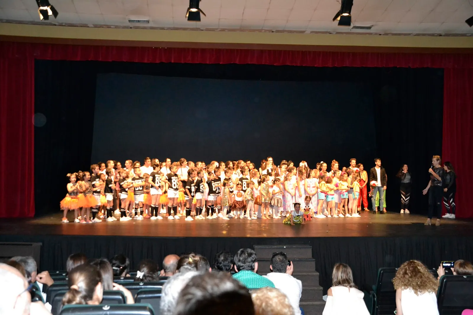 ACADEMIA DE BAILE VICTORIA GIL DANZA & ESCENA — baile-studio en Lugo — 5