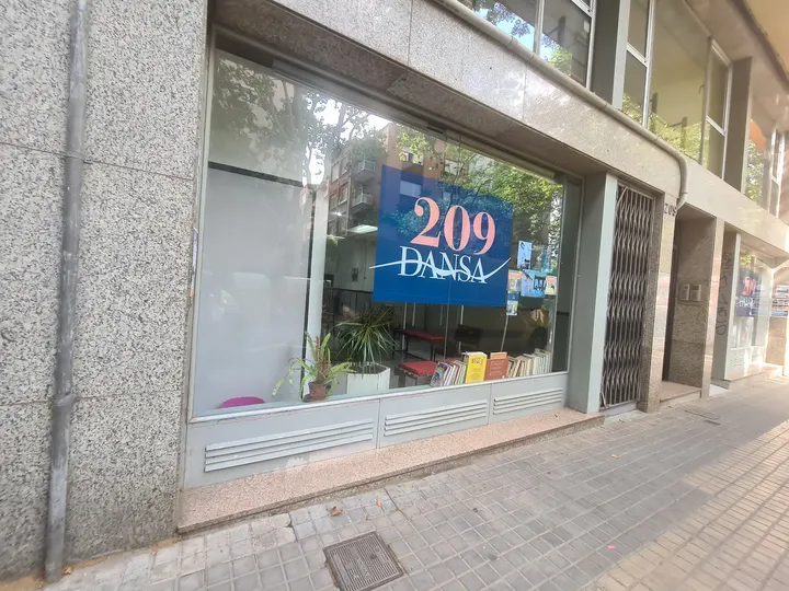 209 Dansa — Baile en Sant Andreu, Barcelona