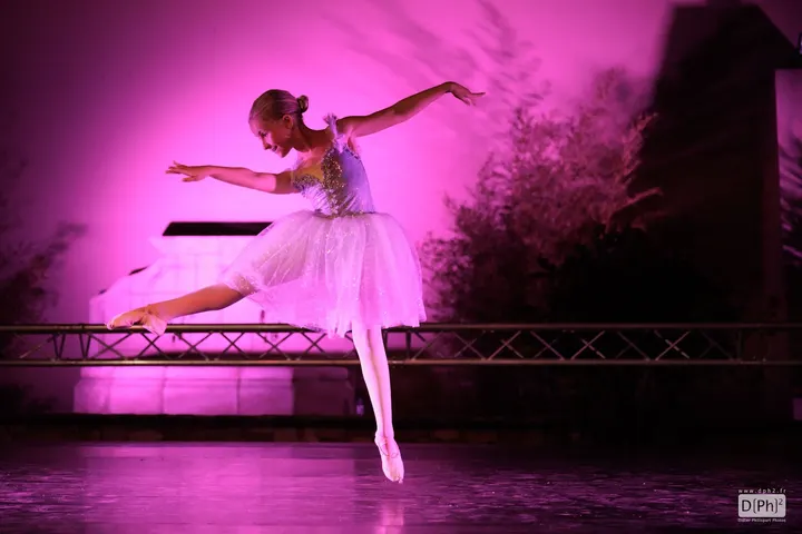 Classique Attitude/ Aix Opéra Ballet — danse-studio au Tholonet — 3