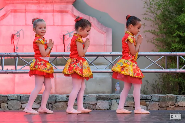 Classique Attitude/ Aix Opéra Ballet — danse-studio au Tholonet — 5