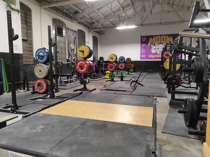 Moonstone Barbell Club — Fuerza en Can Feu, Sabadell