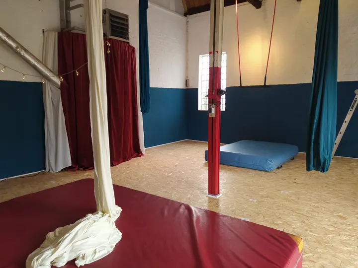 PHILOMENAL Zirkus- und Bewegungskunst — aerial-studio in Solingen — 5