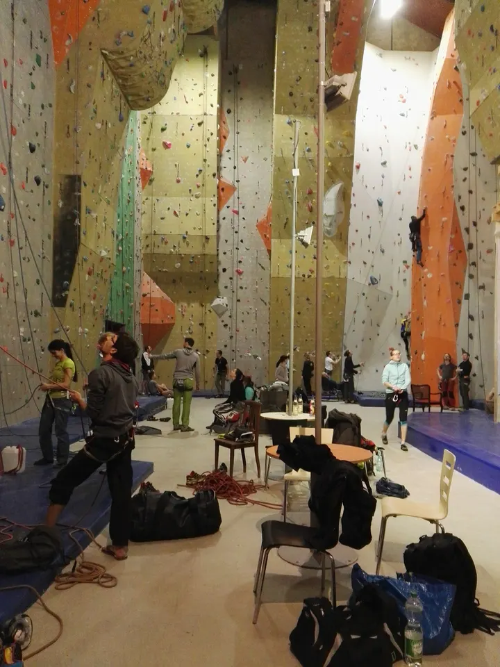 Kletter- und Boulderzentrum rocks. GmbH — Klettern in Jena-Nord, Jena