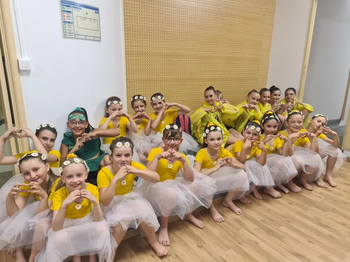 Dance and Co — danse-studio à Saint-Chamas — 4