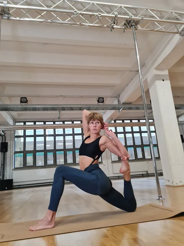 Vertical Woman — dans-studio i Erfurt — 3