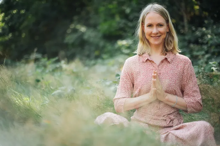 Yoga, Yogatherapie, Hormon-Coaching für Frauen — yoga-studio in Hamburg — 4