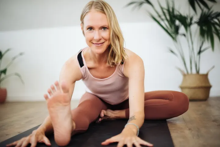Yoga, Yogatherapie, Hormon-Coaching für Frauen — yoga-studio in Hamburg — 5