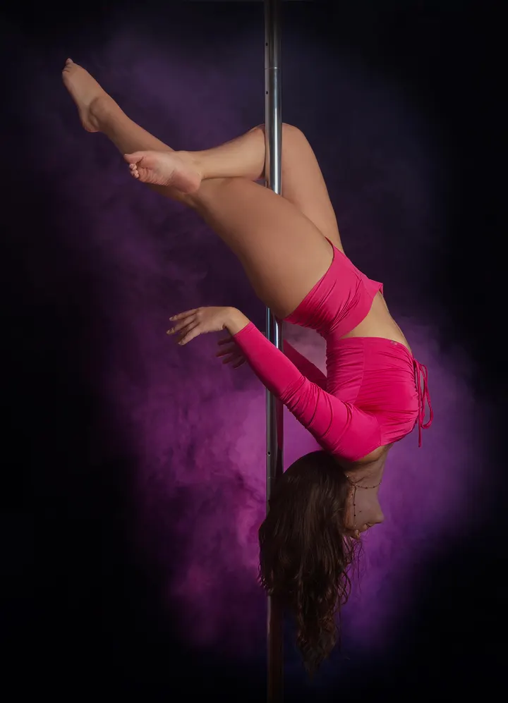Pole Dance Caen-Sarah Szafir — pole fitness-studio à Caen — 3