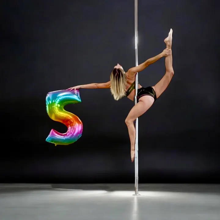 Pole Dance Caen-Sarah Szafir — pole fitness-studio à Caen — 4