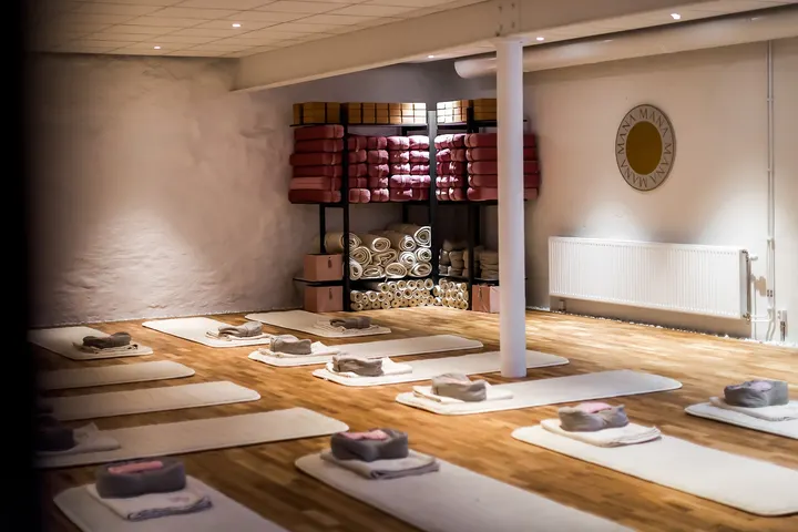YogaMana Sibyllegatan — Yoga in Östermalm, Stockholm