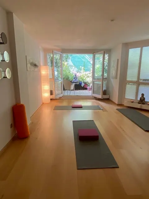 YOGinA Schwangerschaftskurse — yoga-studio in Schwabing, München — 3