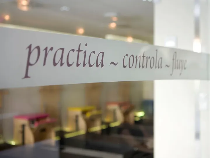 Flow | Pilates - Osteopatía — pilates-studio en Granada — 3