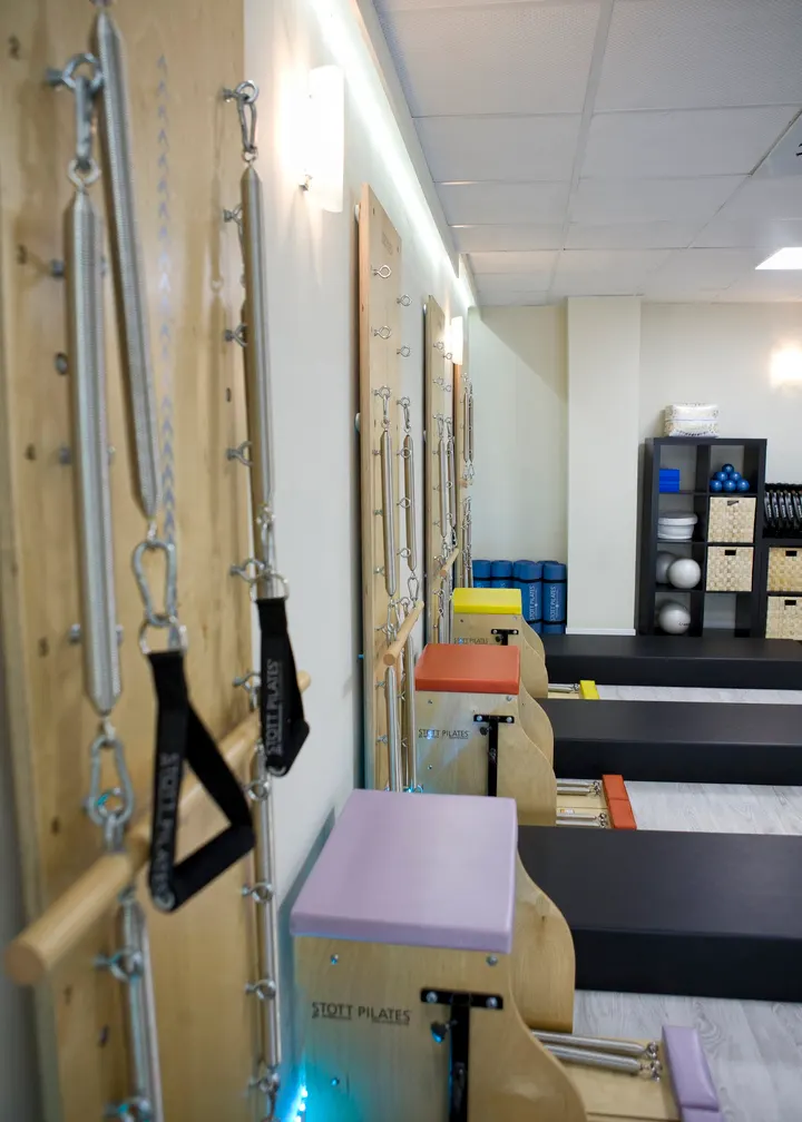 Flow | Pilates - Osteopatía — pilates-studio en Granada — 5