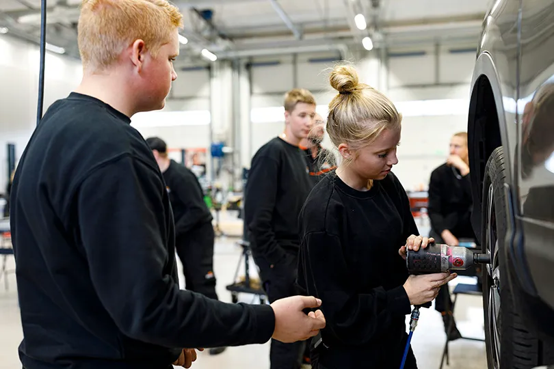 Sturegymnasiet — träningsstudio-studio i Nyhem, Halmstad — bild 2