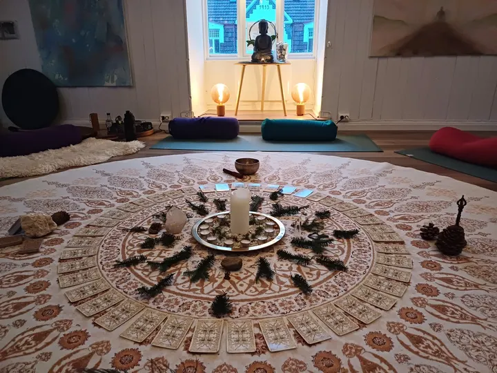 Kaia Yoga Karianne Alsaker — yoga-studio i Hetlevik, Bergen — 2