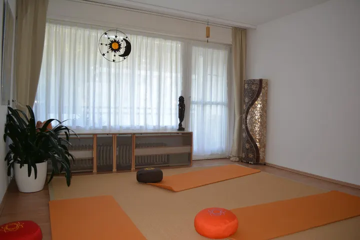 MYMbalance, Yoga/Massage für Gesundheit und Wellness - Offenbach am Main — Yoga in Bieber, Offenbach am Main