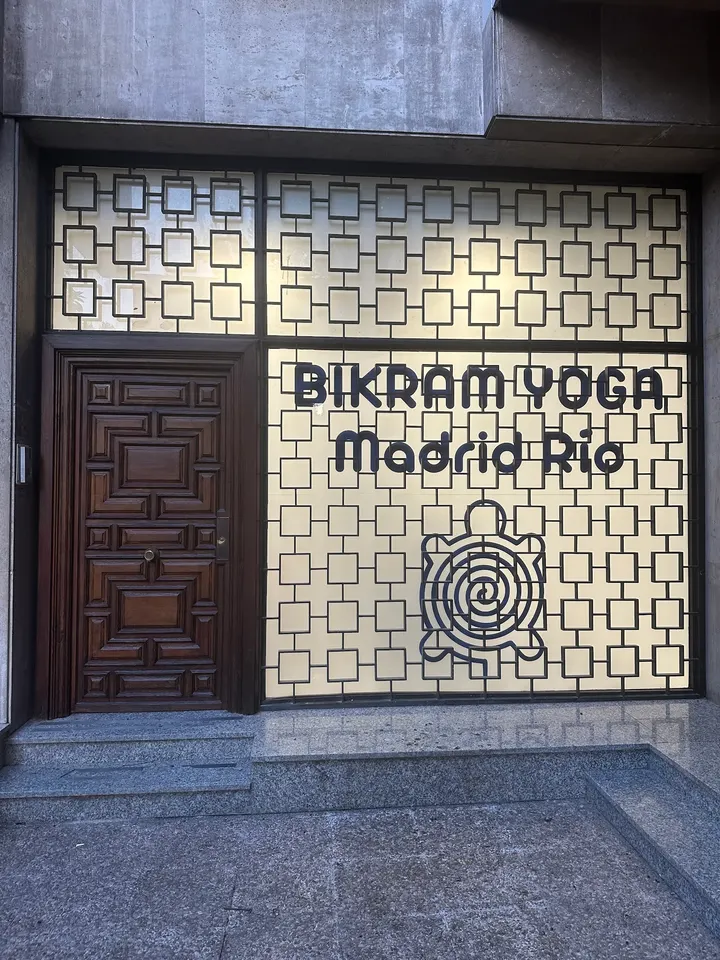 Bikram Yoga Madrid Río — yoga-studio en Latina, Madrid — 2