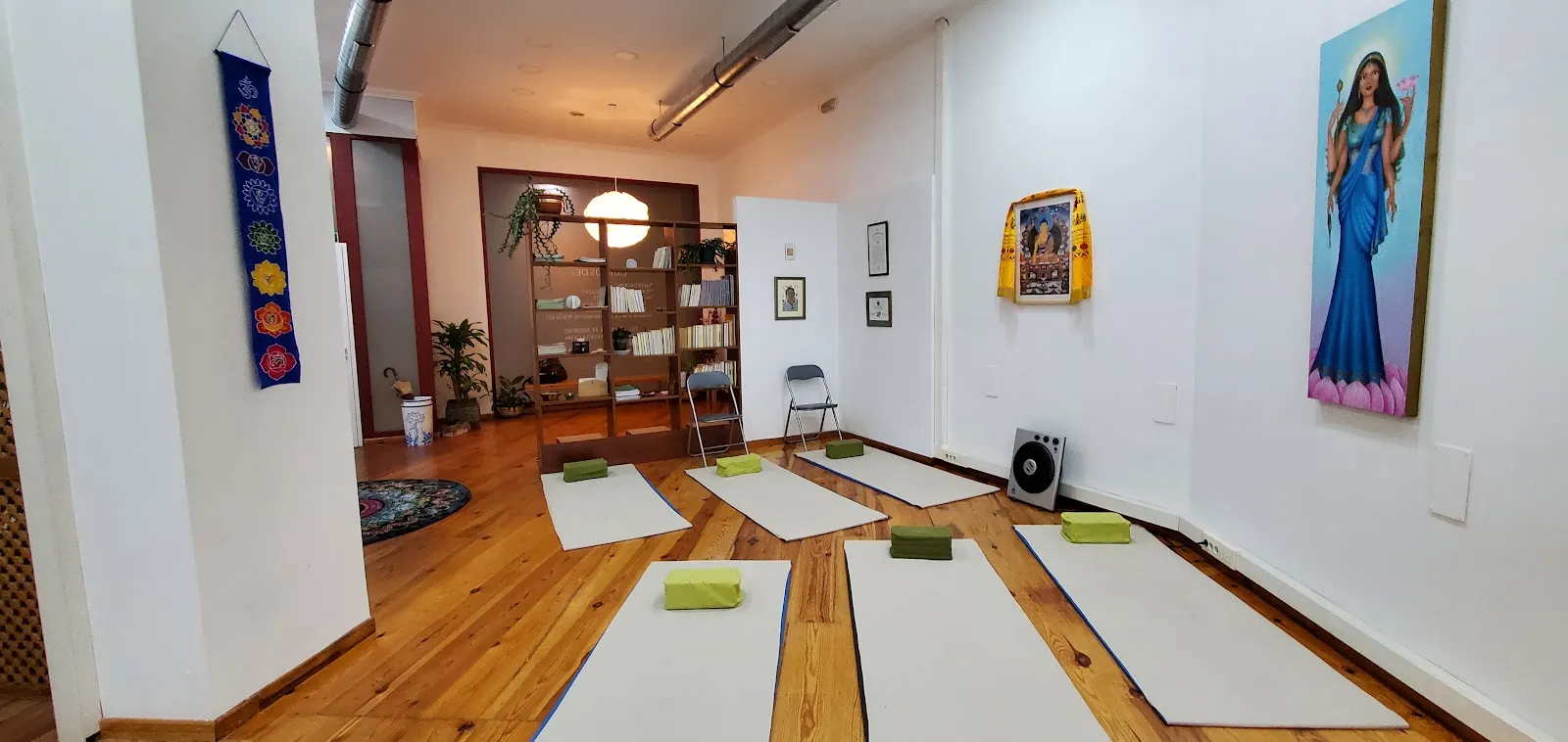 KAILAS - Escuela de Yoga y Meditación — yoga-studio en As Travesas, Vigo — 2