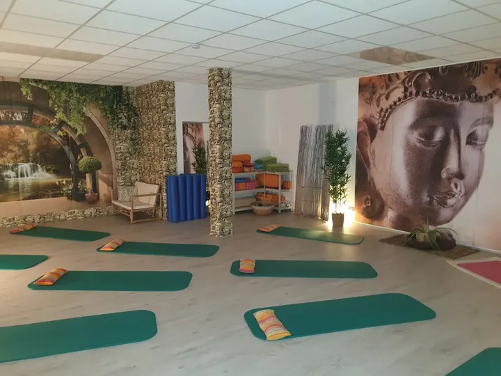 Yoga Wohnzimmer - Katharina Röttgen — yoga-studio in Wegberg — 3