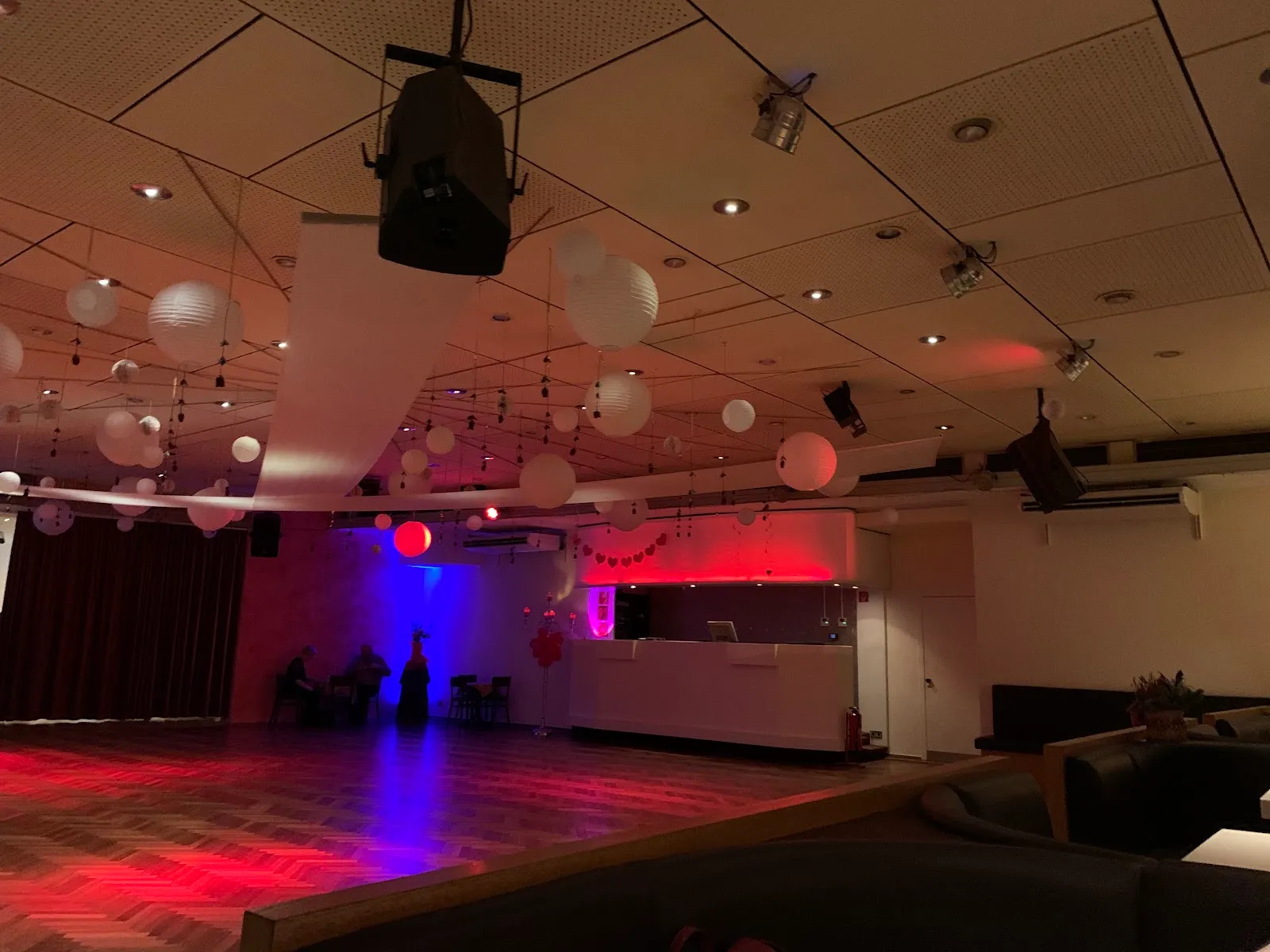 Tanzschule mit Marc | Feldmann - Hartmann — tanz-studio in Witten — 3