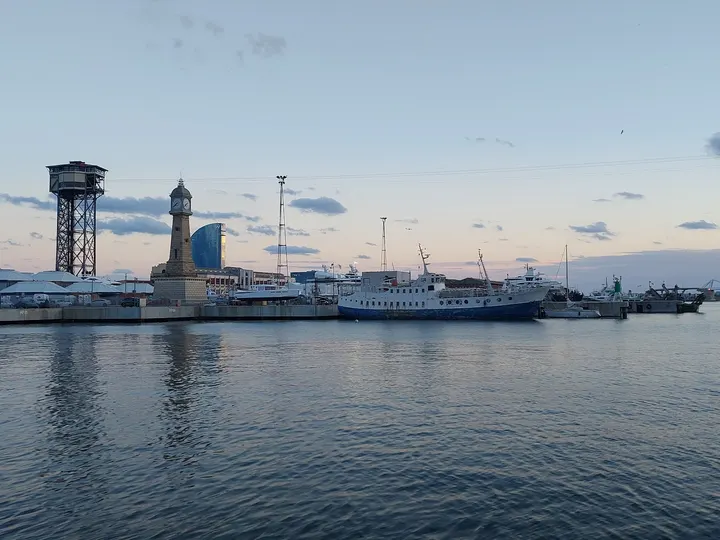 Club Patí Vela Barcelona — Yoga en Sant Martí, Barcelona
