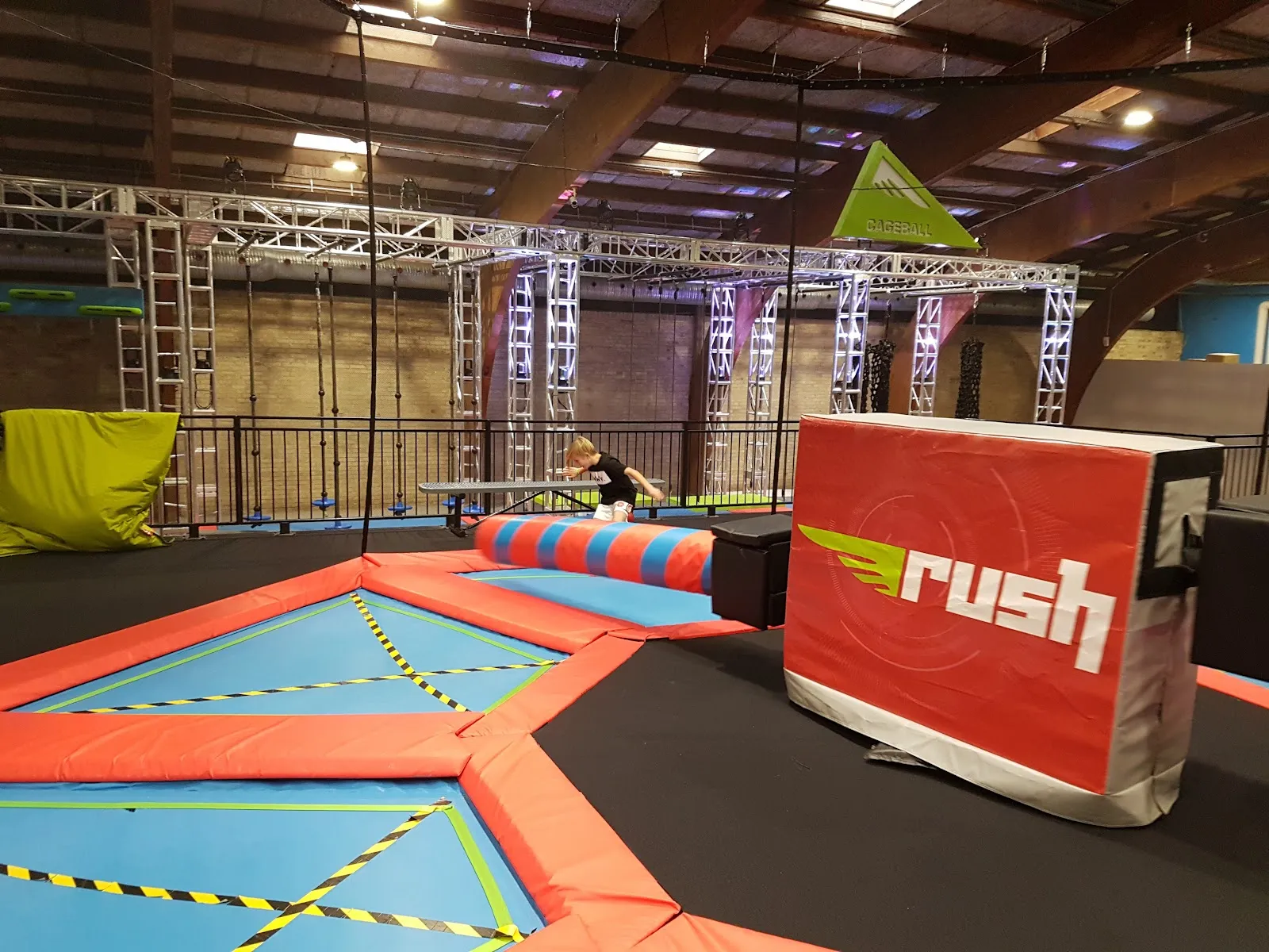 Rush Trampolinpark — gymnastik-studio i Højbjerg — 4