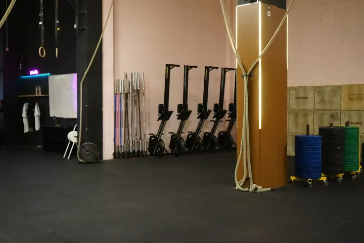 Delta training center & gym — estudio de fitness-studio en Os Rosales, A Coruña — 2