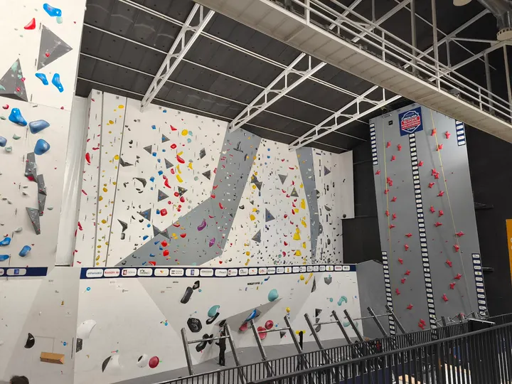 Rocódromo Alberto Gines — escalada-studio en Cáceres — 4