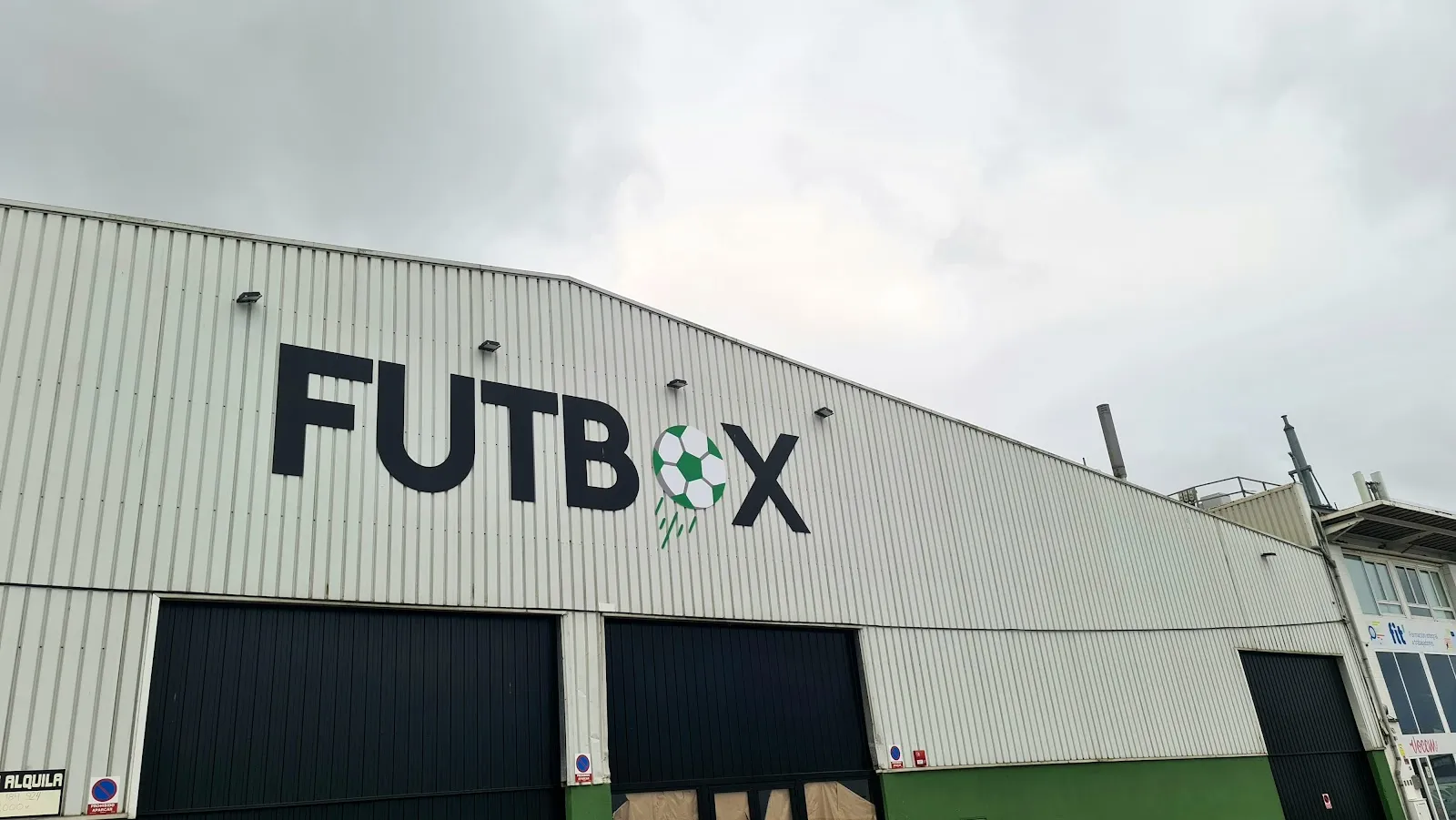 Futbox Santander, S.L. — estudio de fitness-studio en Maliaño — 3