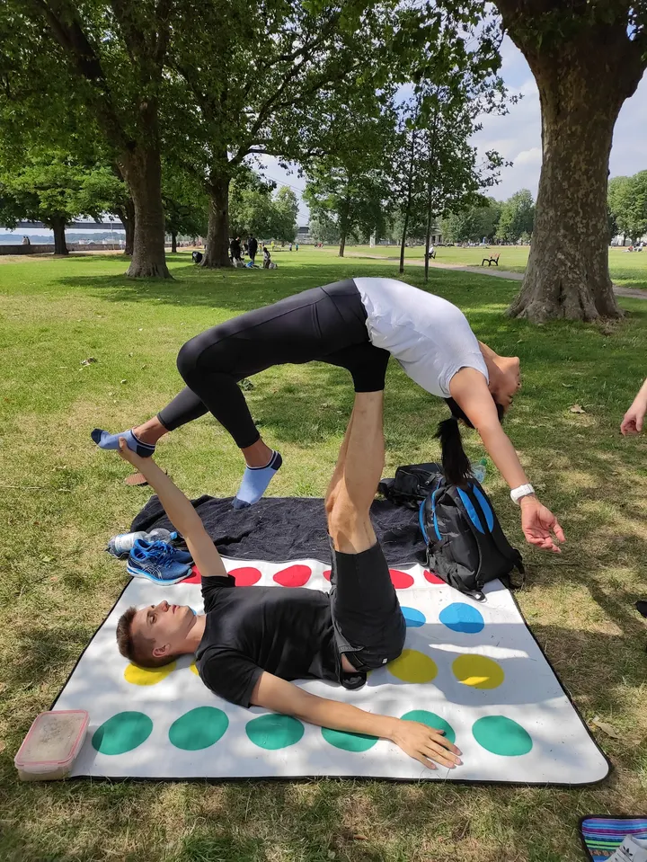 Akrobatik Yoga , acroyoga, Acro Yoga , Akro Yoga , Düsseldorf — yoga-studio in Golzheim, Düsseldorf — 3