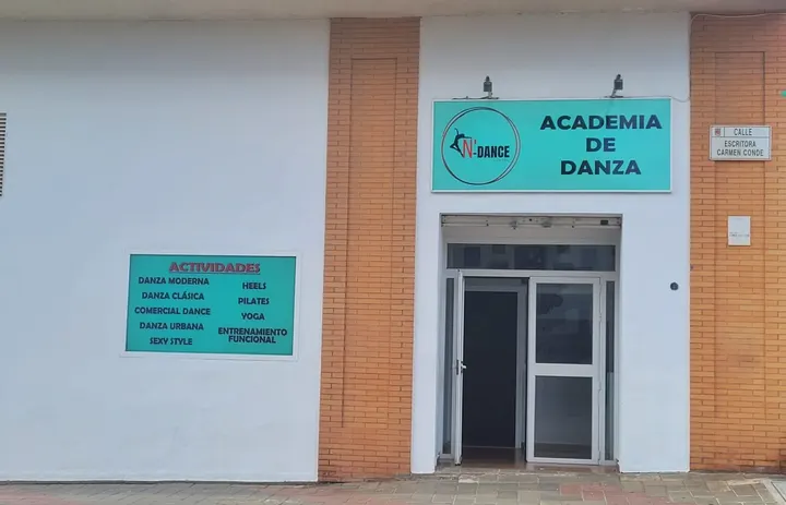 N´ Dance — Baile en Torre Atalaya, Málaga