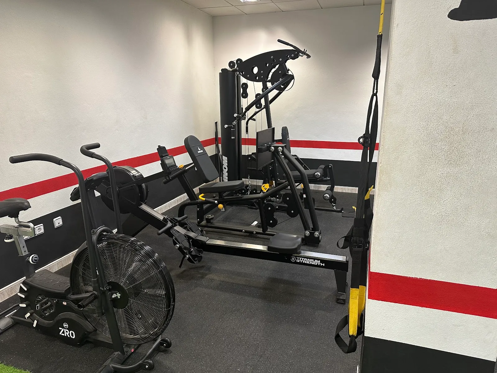 Summum Fitness — estudio de fitness-studio en Can Frigoles, Santa Eulària des Riu — 3