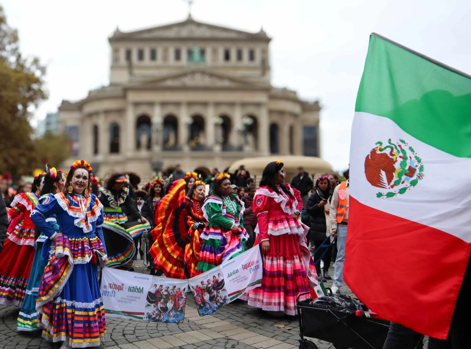 Mexikanische Tanzgruppe Adelitas Tapatías y sus Charros — tanz-studio in Karlsruhe — 5