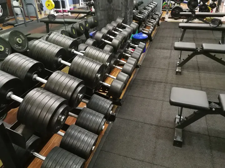 Gimnasio DORIAN — fuerza-studio en Mármoles (Cruz de Humilladero), Málaga — 3
